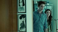 Bella and Edward from Twilight (2008) (Image via Amazon Prime Video)